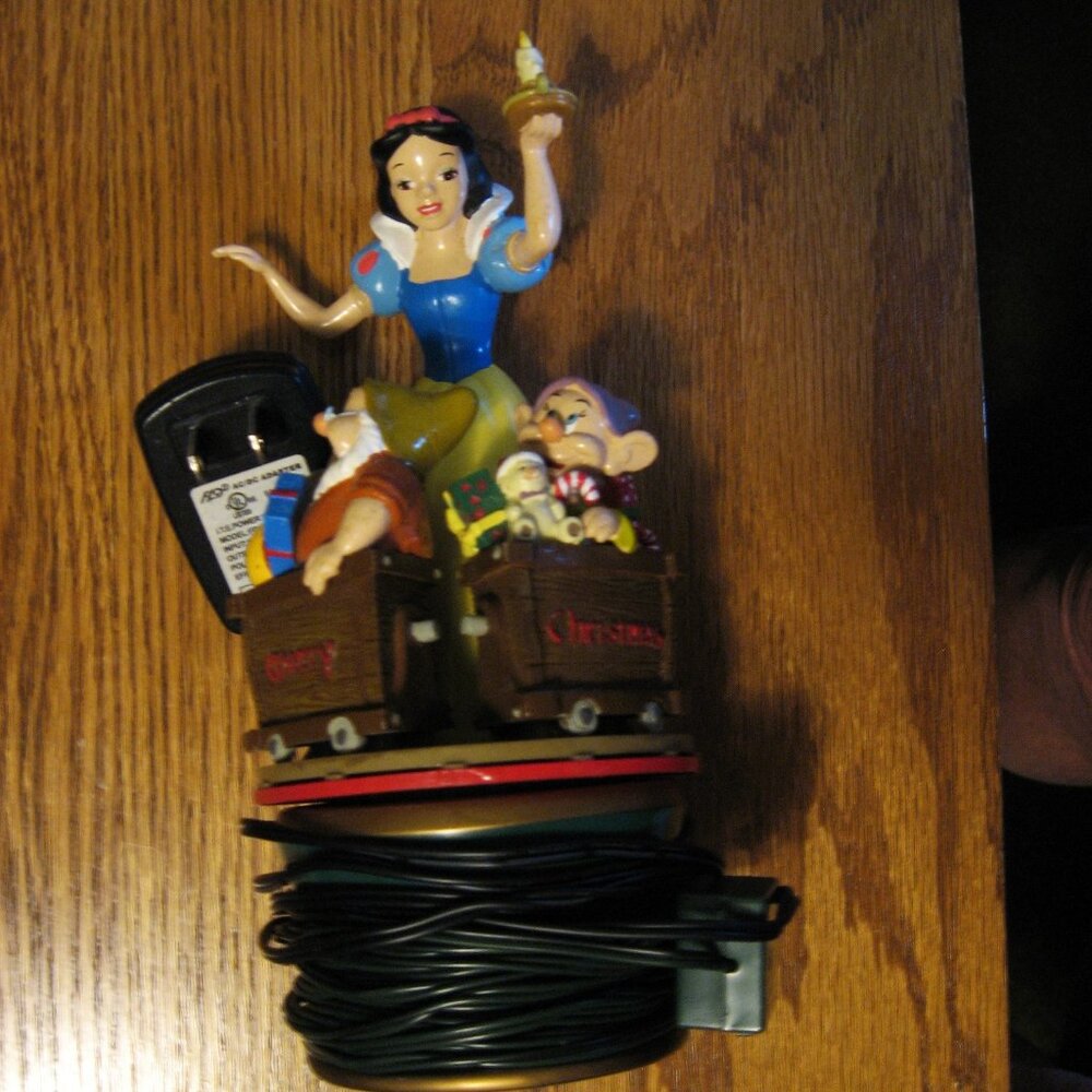Mr. Christmas Walt Disney Snow White & The Seven Dwarfs Twirling Table Figurine